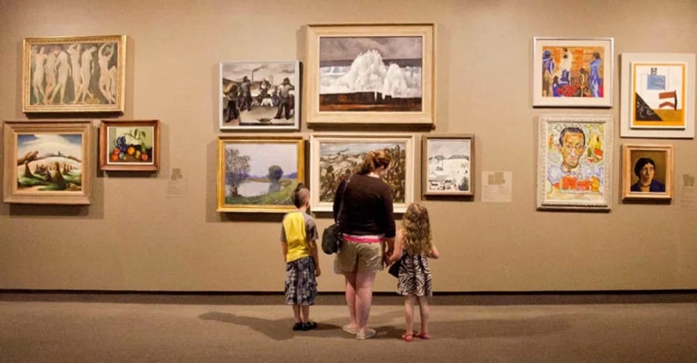 Visite en famille au musée